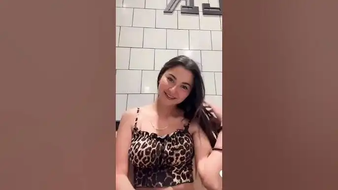 Pakistani Content Creator Hania Aamir se*xy live video, Hania Aamir original viral video download full free