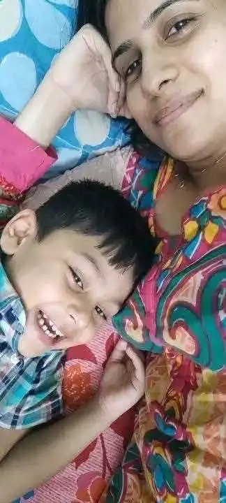 মায়ের সাথে ফুলশয্যা রাত যাপন প্রকাশেই মুহূর্তে ভাইরা সোশ্যাল মিডিয়ায়